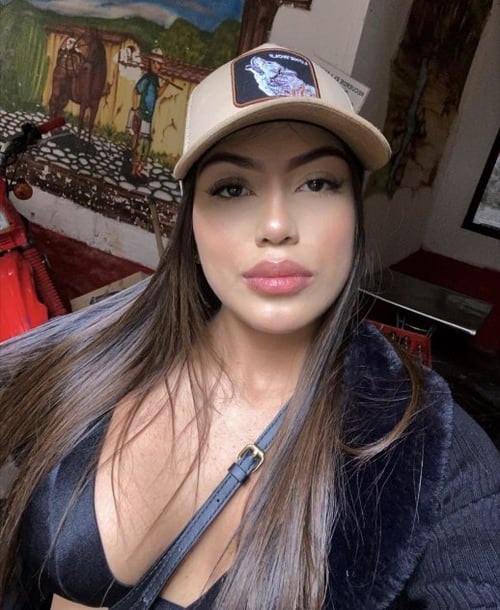 I’m available for hookup💦🍆