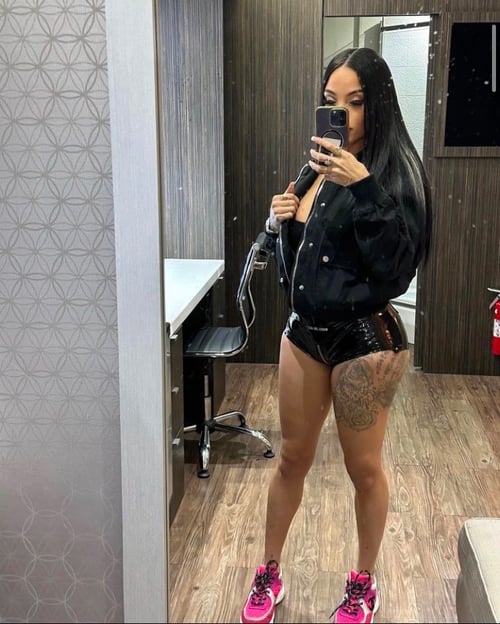 BIGGEST TITTIES AND ASS