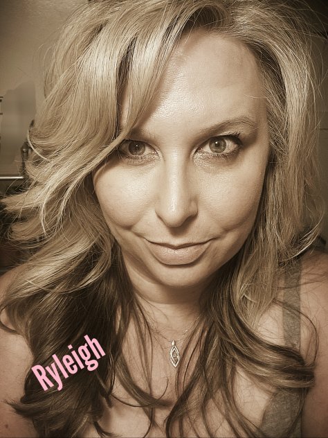 Sexy Curvy Blonde Bombshell! INCALL ONLY
