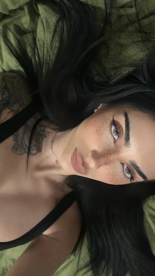 Hey Gators!! Sexy keylee is Here to delight you,feels sweeter and more genuine.