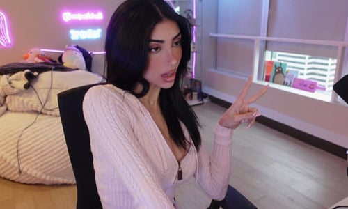 Hey Gators!! Sexy keylee is Here to delight you,feels sweeter and more genuine.