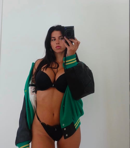 NAUGHTY ASIAN GIRL NEXT DOOR AVAILABLE FOR ALL SERVICE💦🍑🍆😝