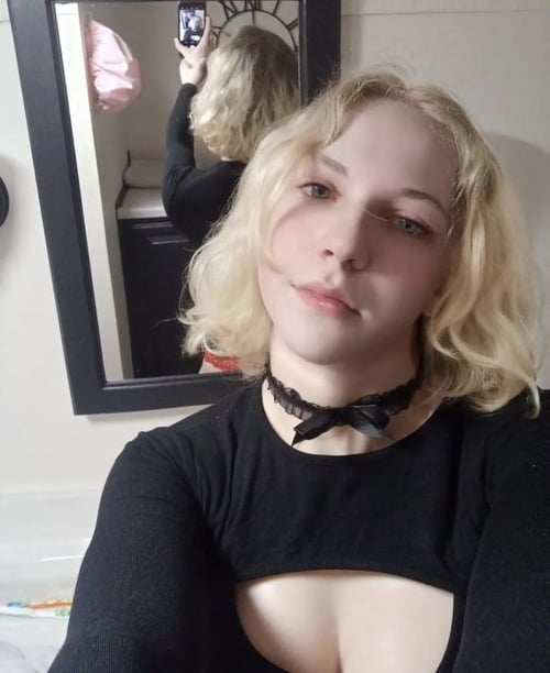 Hi , I’m sussy available for both incall and outcall services