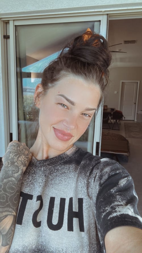 HOOKUP SEX AND GIVE BODY MASSAGE AND SELL ALL TYPES OF DRUGS😜😜💜🍆🍆🍆