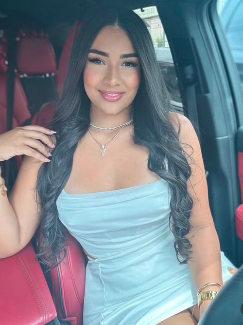 I only accept cash I'm Colombian #9172711081