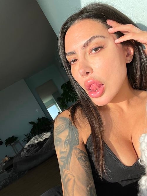 I am Kalie ,really sweet and polite๐๐HMU on Hotline: +1 213-344-4619