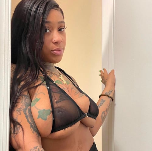 I’M AVAILABLE FOR SEX AND DISCREET FUN HMU