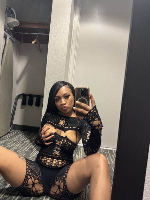 New in Town!! BUT IM YOUR FAVORITE DREAM 💭💭💦💦🔥