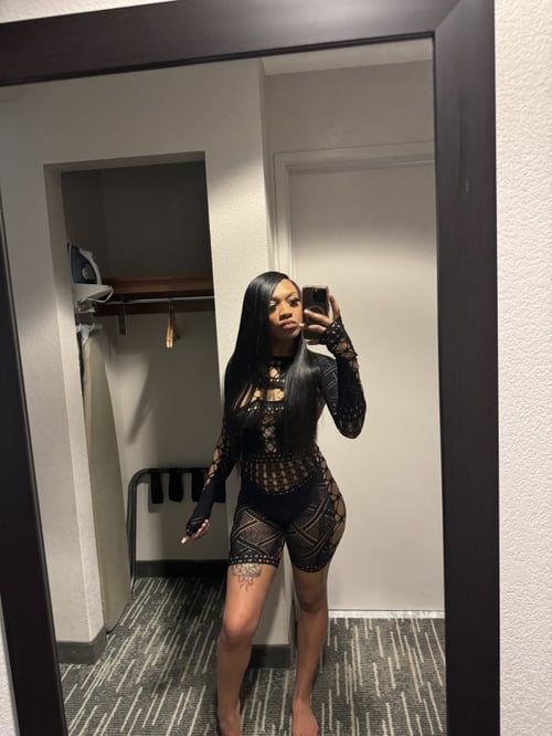 New in Town!! BUT IM YOUR FAVORITE DREAM 💭💭💦💦🔥