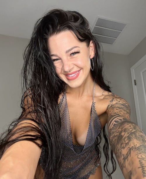 HOOKUP SEX AND GIVE BODY MASSAGE AND SELL ALL TYPES OF DRUGS😜😜💜🍆🍆🍆