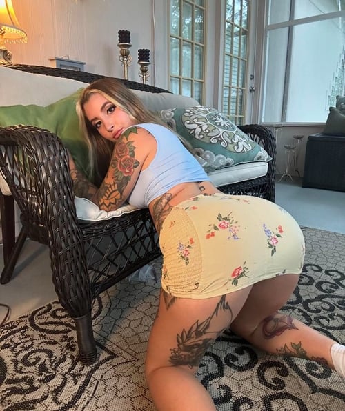 HOOK UP AVAILABLE 💦❤️💕🍑💘
