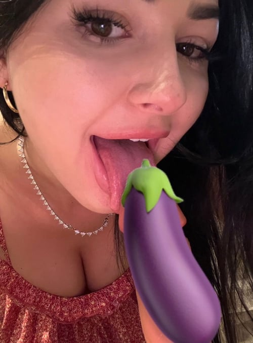 I’m available for hookup, it’s your girl Linda bby text me if you’re ready