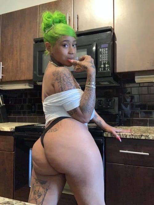I’M AVAILABLE FOR SEX AND DISCREET FUN HMU
