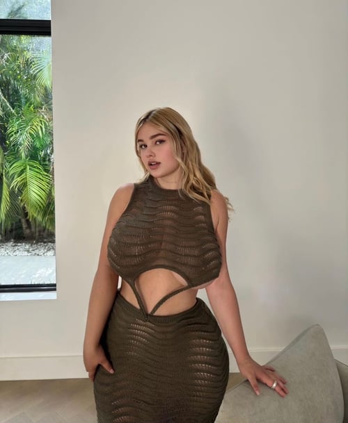 A Real Bad Ass and Nasty Sexy Worker…