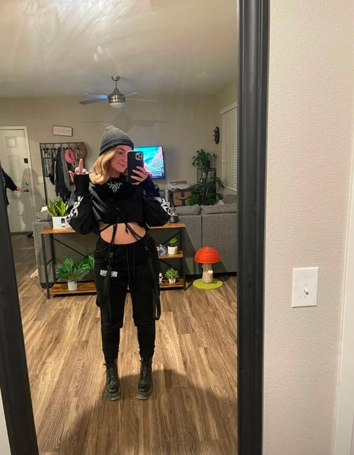 Sexy Blonde👱♀️wants Raw Sex👅💦😝🍑Hookup: hit me on number 213-492-5217