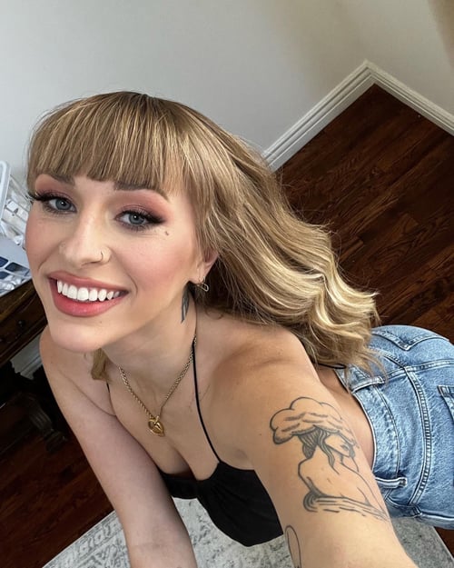 HEY THERE AM INDEPENDENT. AVAILABLE FOR FUN INCALL OUTCALL SEND A DM OR DIRECT CALL : (601) 205-4007