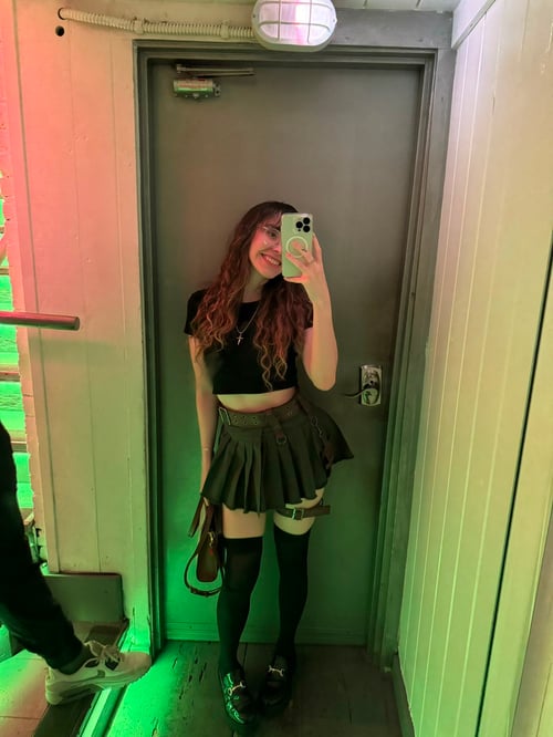 I AM AVAILABLE FOR BOTH INCALL AND OUTCALL SERVICE