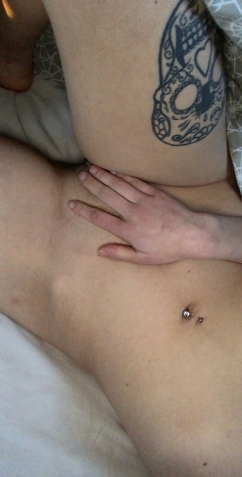 I am down for hookup