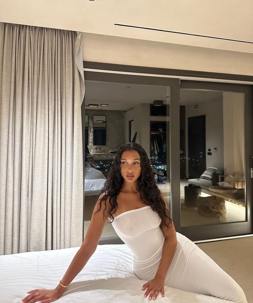 I am always in a cheerful mood and always creamy don’t hesitate to text me🥰🥰