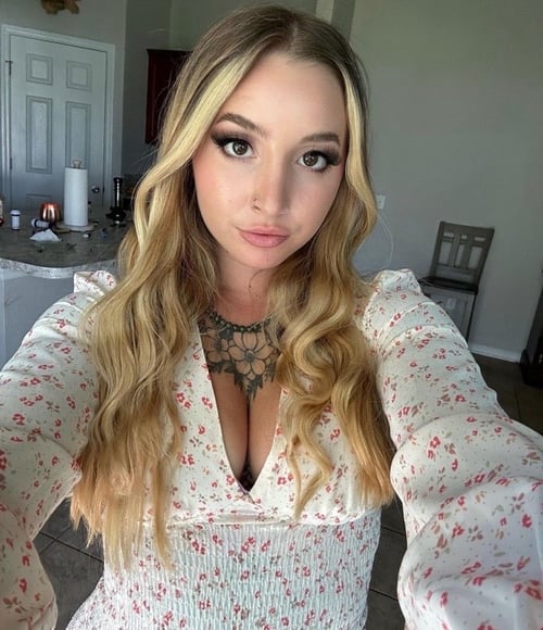 HOOK UP AVAILABLE 💦🥰💧❤️💕💕💋