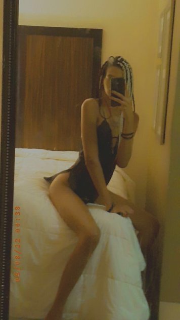 OUTCALLS ONLY 💦 HUGE SQUIRTER 💦 SUPER WET 💦 GFE