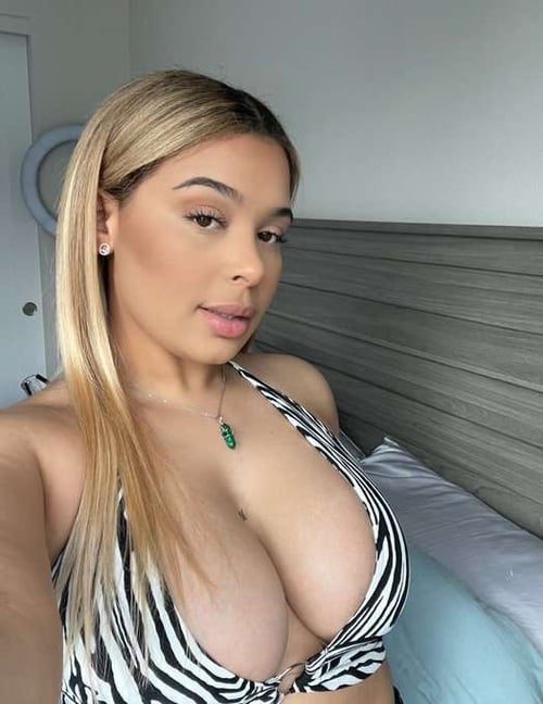 AVAILABLE FOR INCALL AND OUTCALL SWEETIE 😍