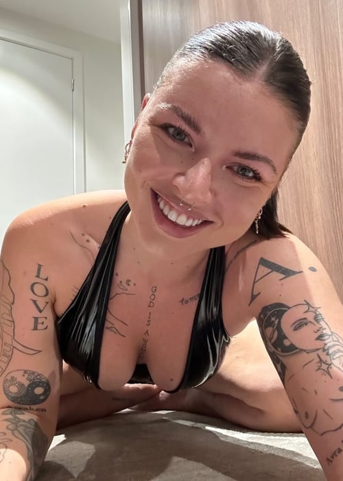 Hot Sexy Brunette 👱♀️wants Raw Sex👅💦😝🍑Hookup: hit me on snap @a_da1260 or insta @tijani6122