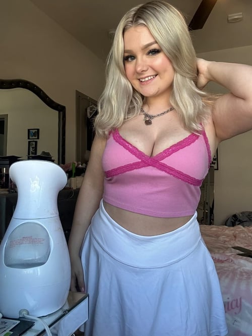 Are you stressed and need Some hot? I’m a mature girl, I love squirting 💦