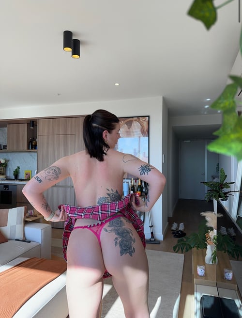 Hot Sexy Brunette 👱‍♀️wants Raw Sex👅💦😝🍑Hookup: hit me on snap @a_da1260 or insta @tijani6122