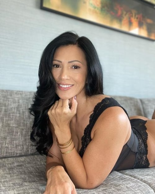 Bored, Sexy Housewife! Spicy Latina, Have A Taste🥵