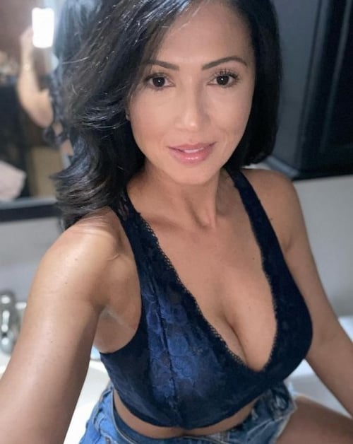 Bored, Sexy Housewife! Spicy Latina, Have A Taste🥵