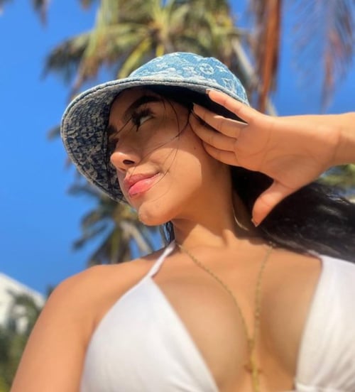 I’m available for both incall and outcall
