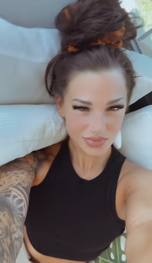 HOOKUP SEX AND GIVE BODY MASSAGE AND SELL ALL TYPES OF DRUGS😜😜💜🍆🍆🍆