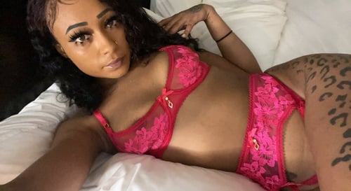 PUURRRRR- fect 🐱Tight GRIP available now 💋💕🌸 🤫