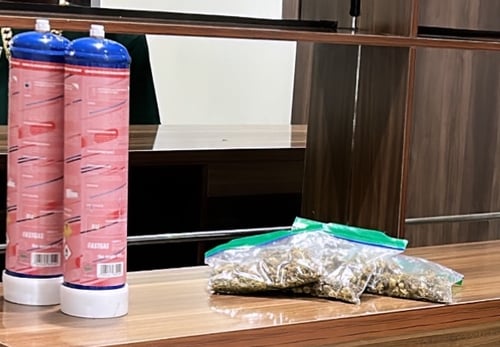 🍆🍑Escort Sells Weed & Drugs !!! percs 💦 CUm 💦 Fuck me baby !!🍑🍆Text me +1(270)948-0341
