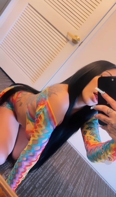 SexC Petite Latina