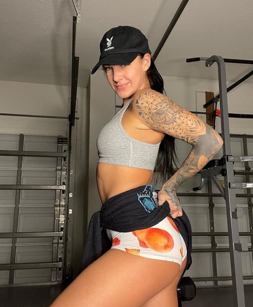 HOOKUP SEX AND GIVE BODY MASSAGE AND SELL ALL TYPES OF DRUGS😜😜💜🍆🍆🍆