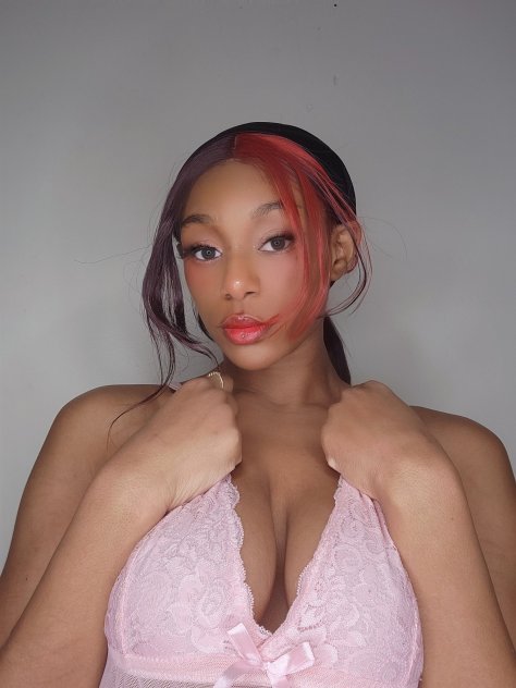 IM AVAILABLE FOR YOUR FACETIME FUN AND SELL MY CONTENT VIDEOS