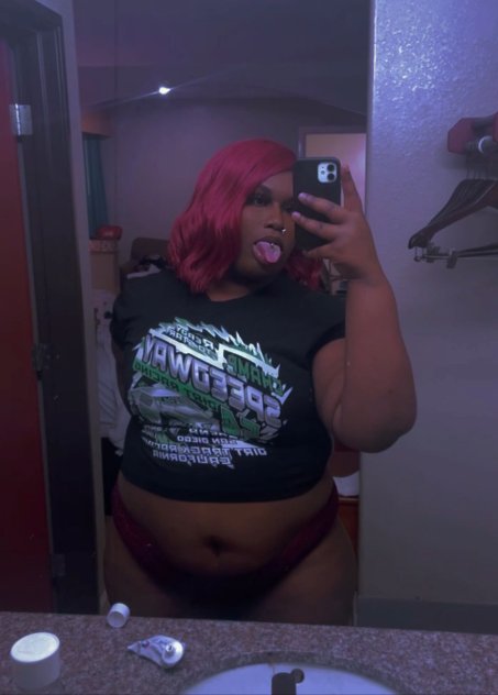 super phat axx 🧁 an deep throat 👅