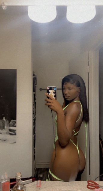 your favorite slut toy 👱🏾‍♀️