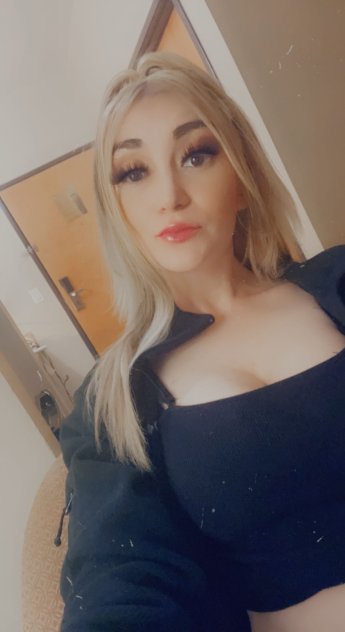 BARBIE babe BLONDE BOMBSHELL fetish friendly