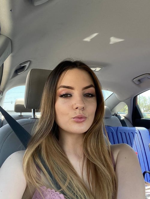 Available for hook up and fun 👅💦🍆🍑
