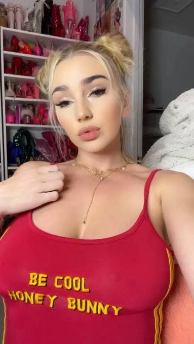 Available for hook up and fun 👅💦🍆🍑