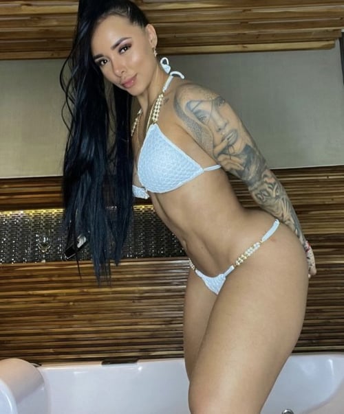 Colombiana nueva por Miami