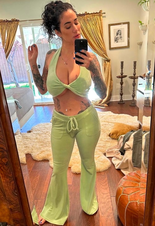 I’m HORNY and AVAILABLE for fun rn 😩💦👅🍆INCALL & OUTCALL