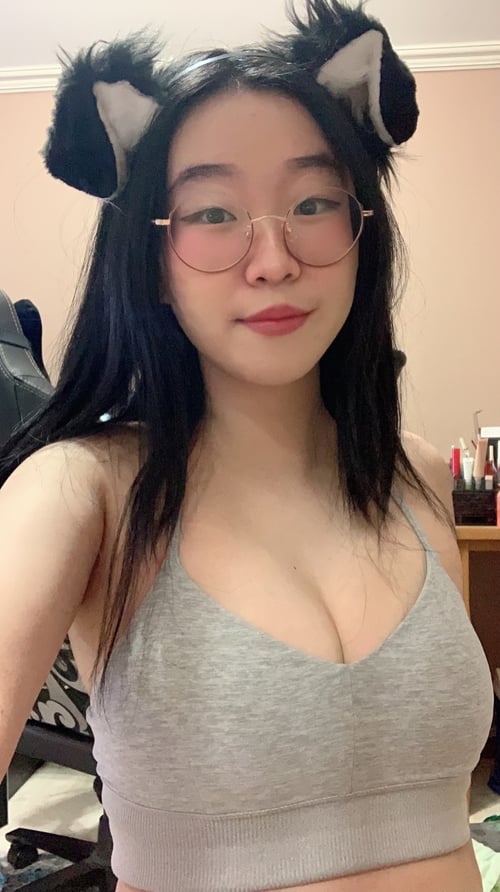 I AM AN ASIAN CALL GIRL THAT WANTS YOU SO DEEP INSIDE OF ME