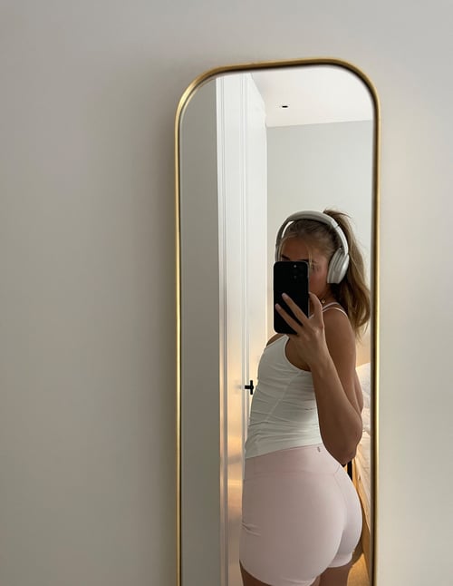 I’m down for fun, both incall and outcall🤤🫦hit me up and let’s have some fun💋