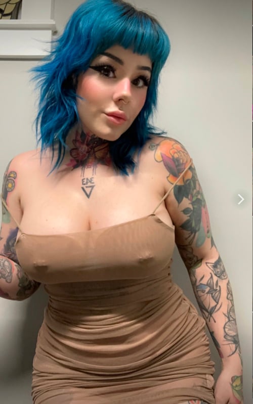 HMU for hookup and my nudes ,Am ready to help you get wet and ride your cock