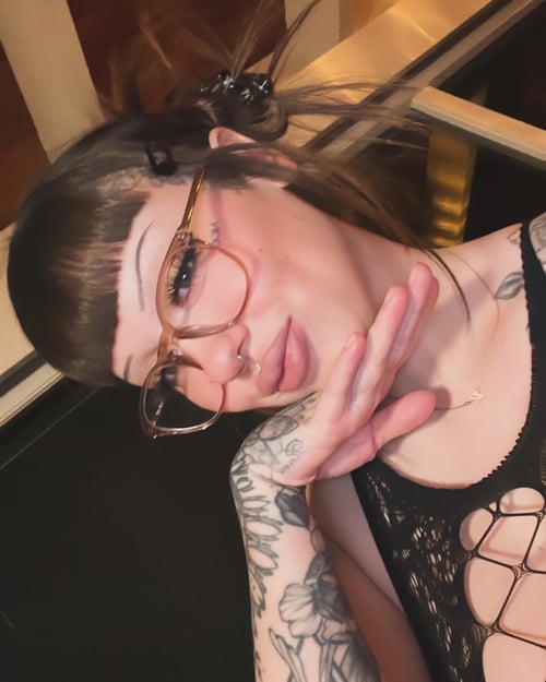 I am real Female escort 💦🍆🍑available for meetup naughty nasty freaky dirty and I sell content