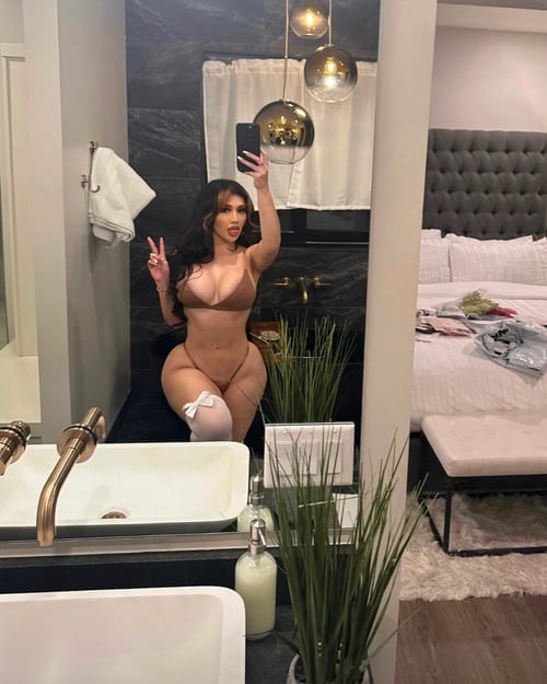 Escorts available for hookup service